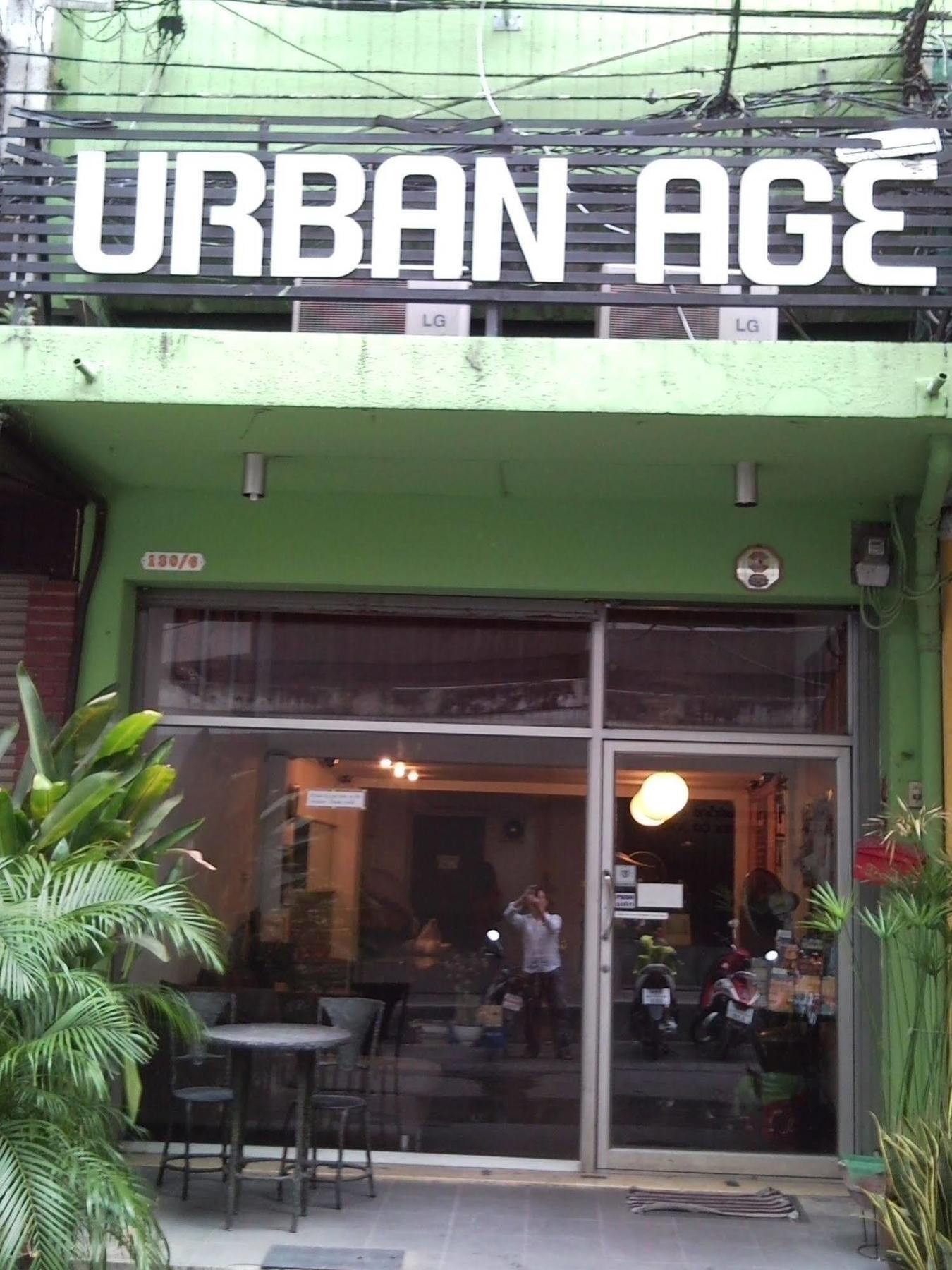 The Urban Age Hostel Bangkok Buitenkant foto