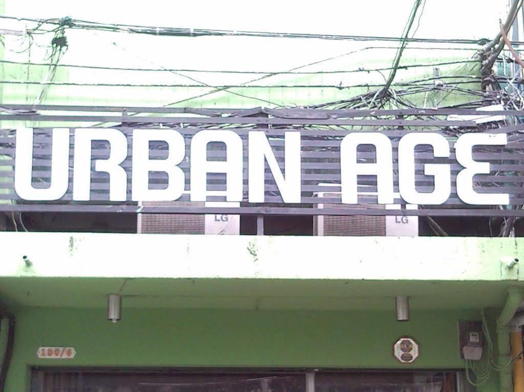 The Urban Age Hostel Bangkok Buitenkant foto